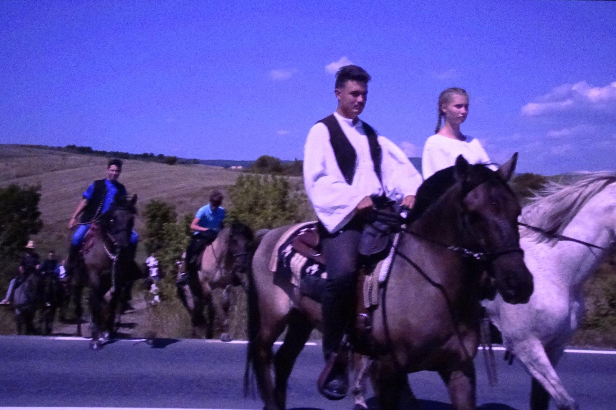 Szent László nyomdokaiban – lovas zarándoklaton kunfakó lovakkal