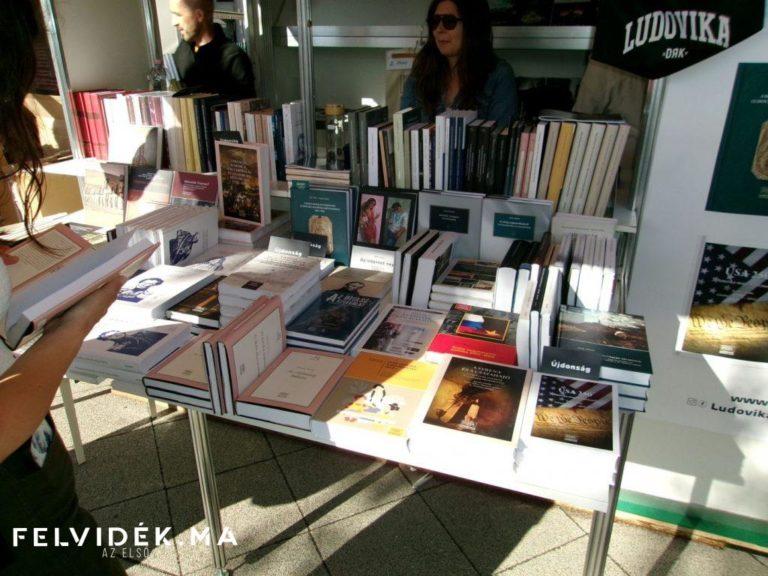 Kádár János somogyi és határon túli világa
